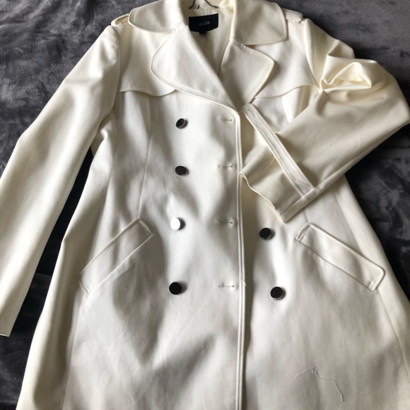 Jacob white trench coat - Picture 1 of 3